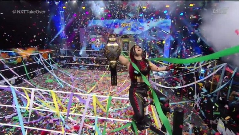 Diversos compañeros de WWE felicitaron a Io Shirai tras ganar el campeonato femenino de NXT