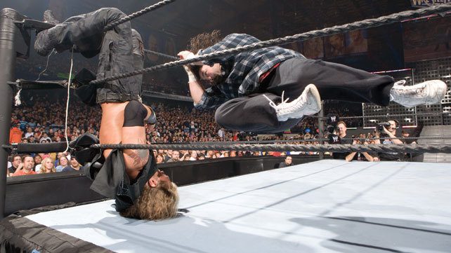 Mick Foley “robó” una idea de WCW para su lucha con Edge en WrestleMania
