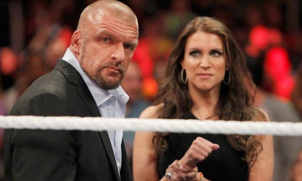 Sostienen que Stephanie McMahon y Triple H se oponen a una posible venta de WWE