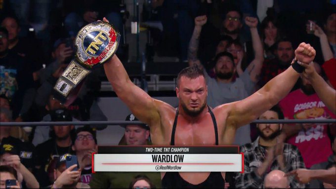 Wardlow vence a Samoe Joe y vuelve a ser Campeón TNT