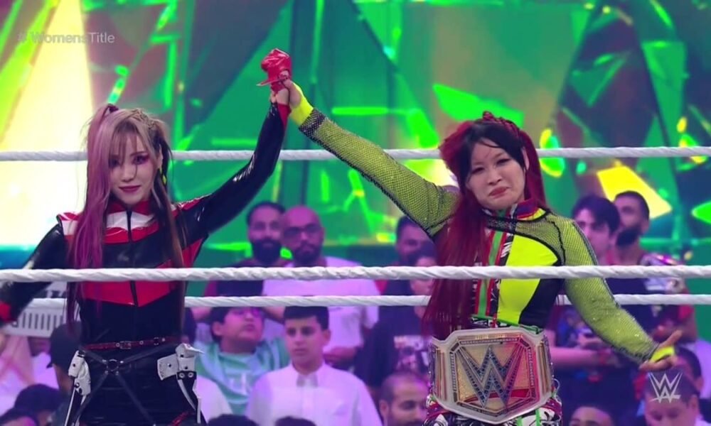 Kairi Sane regresa a WWE durante Crown Jewel y ayuda a Iyo Sky